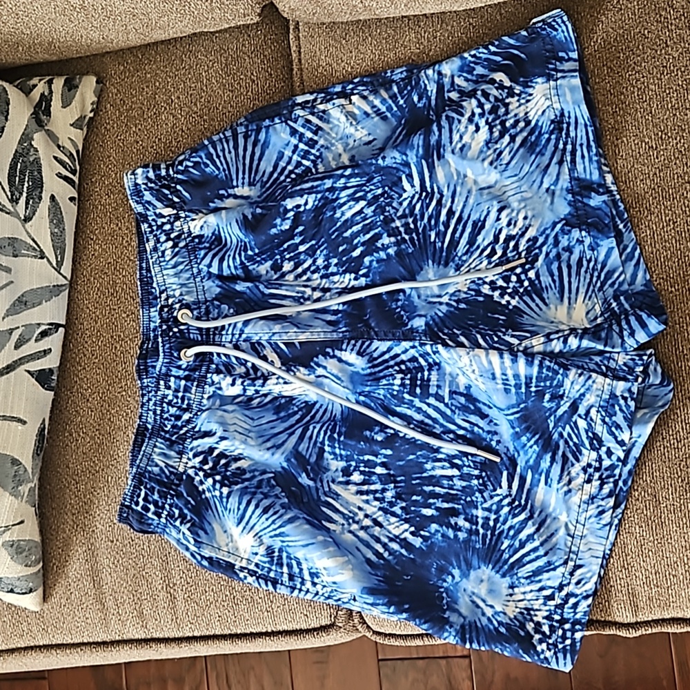 Lands End men's 6" volley swim trunks deep sea navy tie dye palm